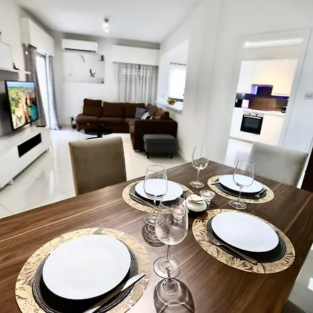 Perfect Apartment *